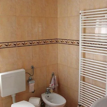 5963c Apartment *